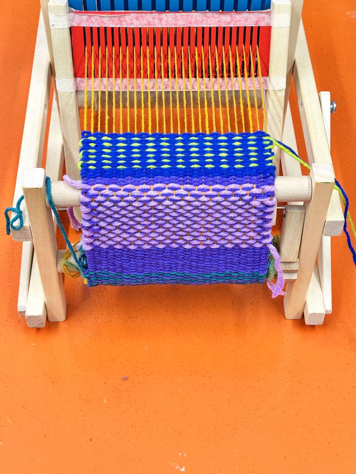 makihabi sa Uptown BGC: Heddle Loom Weaving